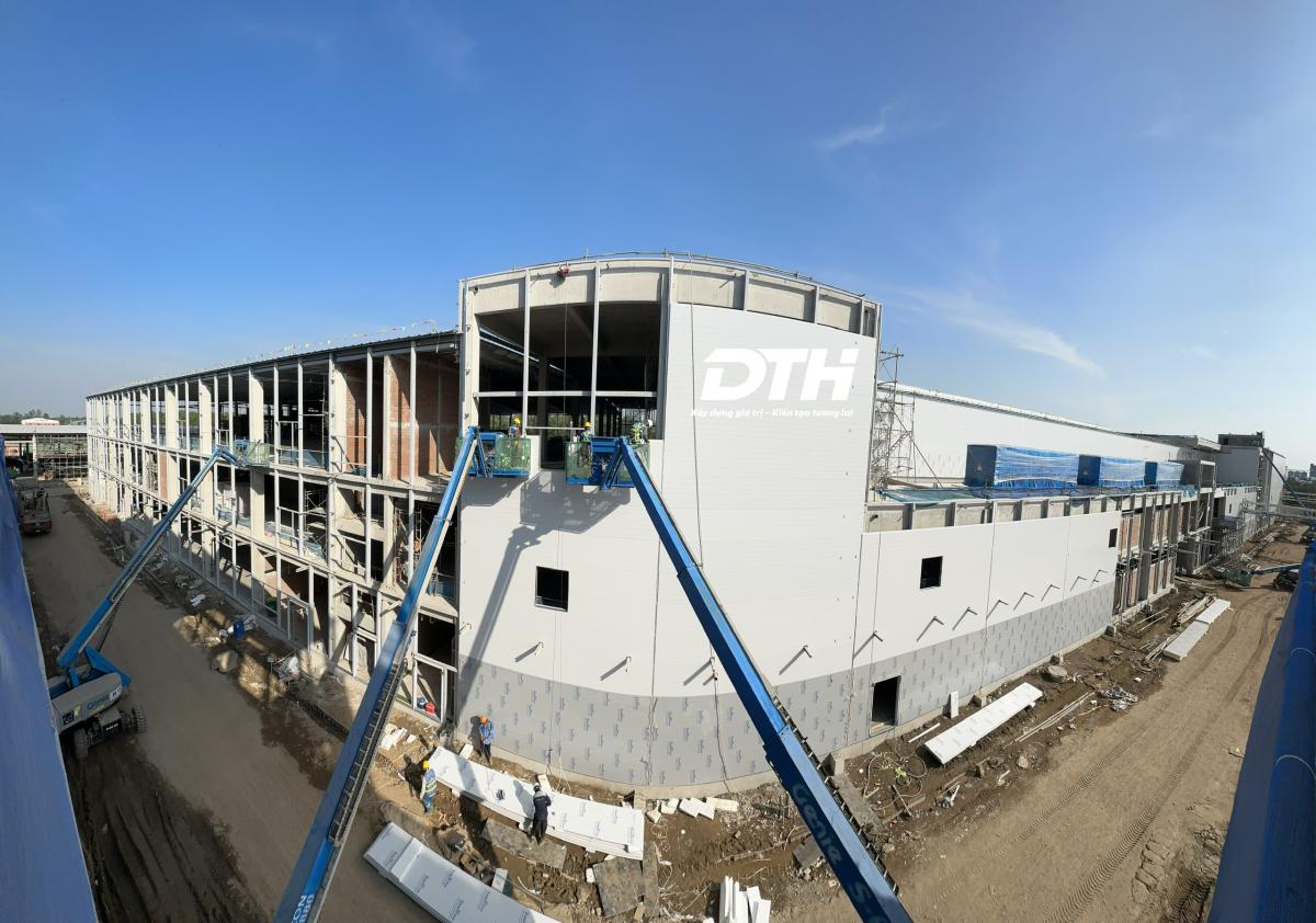 Lợi Ích Khi Sử Dụng Panel Bao Quanh Nhà Xưởng